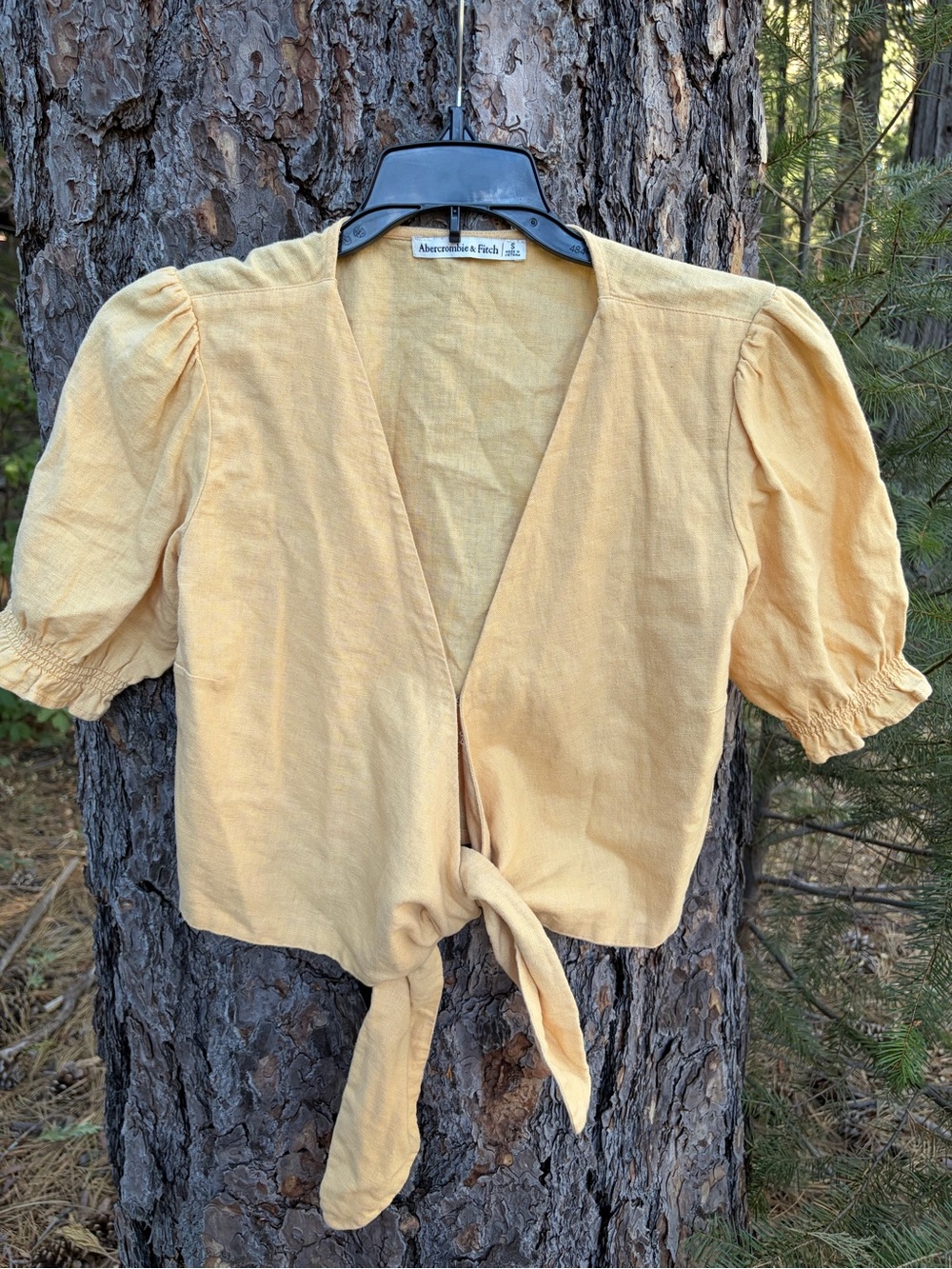 Abercrombie & Fitch Pale Yellow Tie-Front Puff Sleeve Crop Top